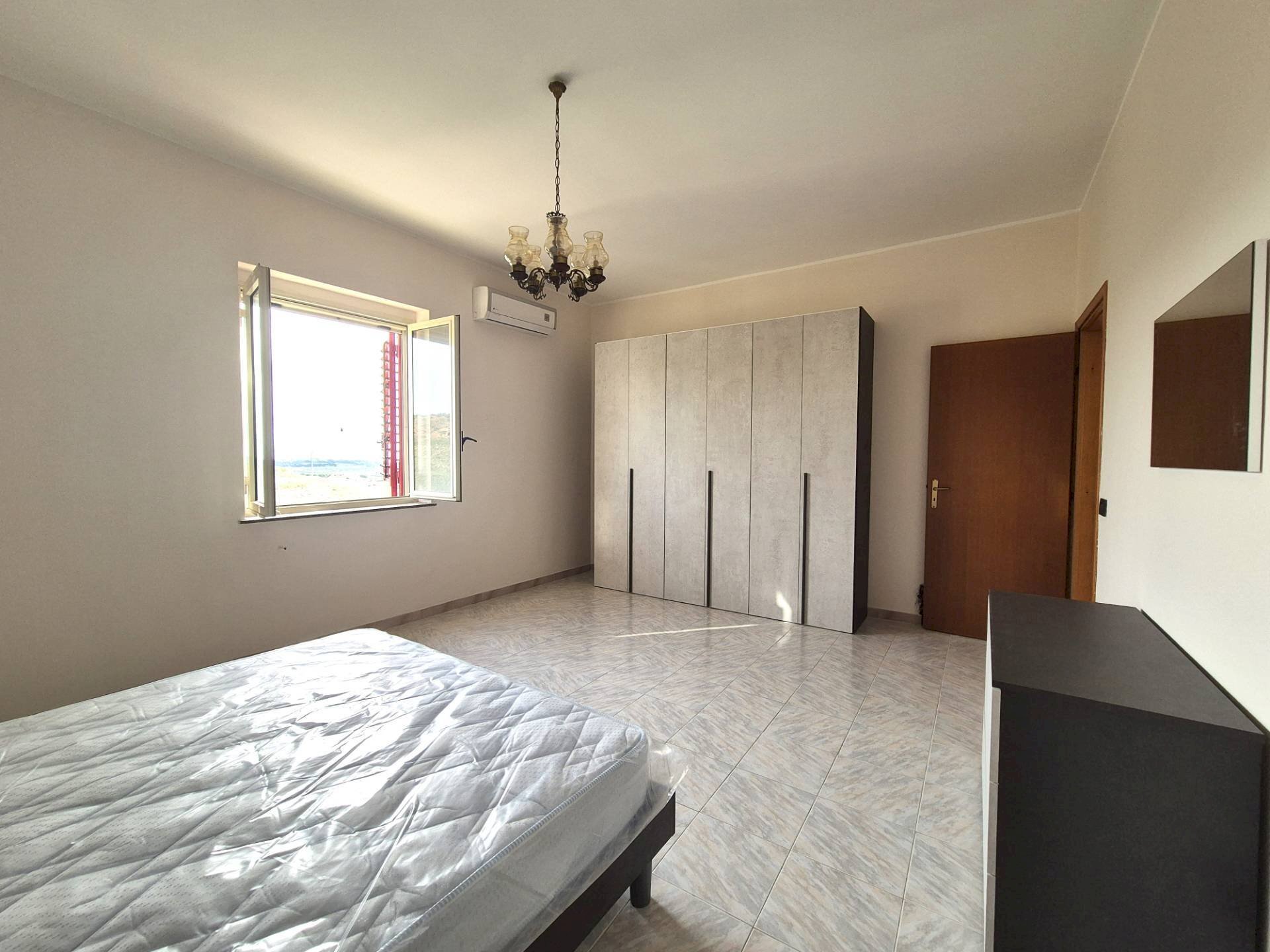 Foto 1 - Trilocale Via Antonio Izzi de Falenta
 
11, Catanzaro - foto 1