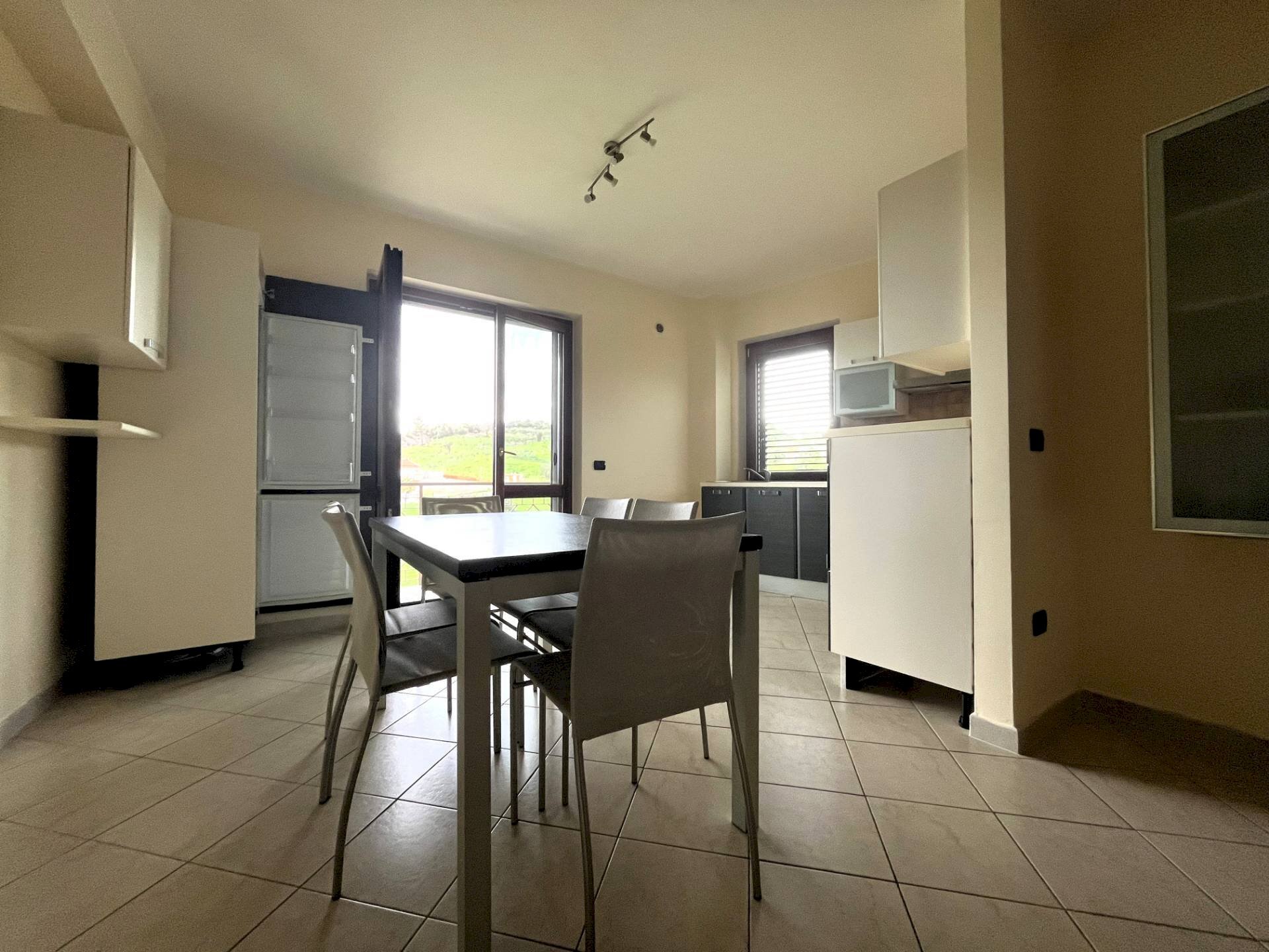 Foto 2 - Four-room apartment traversa III viale crotone
 
2, Catanzaro - photo 2