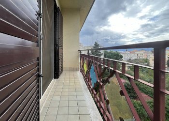 Foto 5 - Quadrilocale traversa III viale crotone
 
2, Catanzaro - foto 5