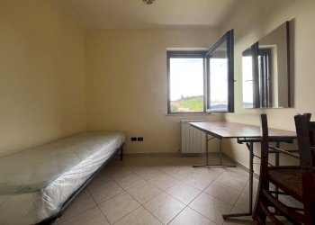 Foto 9 - Quadrilocale traversa III viale crotone
 
2, Catanzaro - foto 9