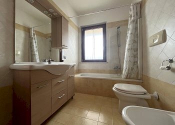 Foto 13 - Quadrilocale traversa III viale crotone
 
2, Catanzaro - foto 13