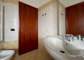 Foto 14 - Quadrilocale traversa III viale crotone
 
2, Catanzaro - foto 14