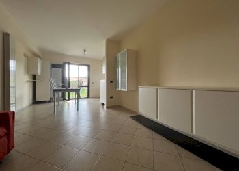 Foto 17 - Quadrilocale traversa III viale crotone
 
2, Catanzaro - foto 17