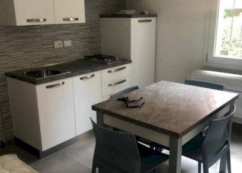 Sala da pranzo - Monolocale via Mascarella, 80, Bologna (zona Irnerio) - foto 5