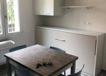 Sala da pranzo - Monolocale via Mascarella, 80, Bologna (zona Irnerio) - foto 6