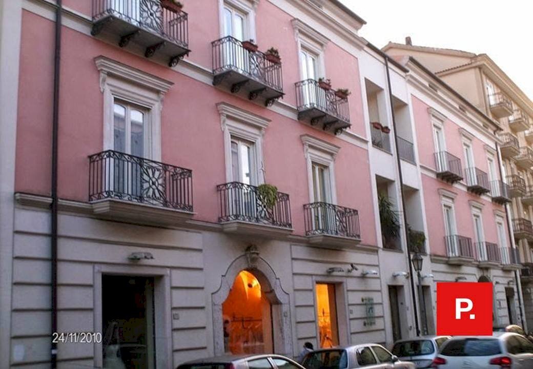 Foto 2 - Commercial Premises via san carlo, Caserta - photo 2