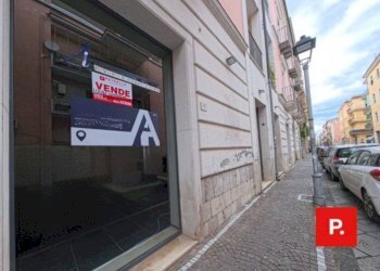 Foto 2 - Commercial Premises via san carlo, Caserta - photo 2