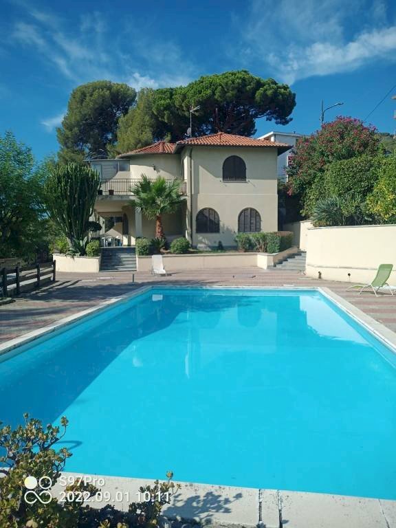 Piscina - Two-room apartment strada Tiro a Volo, 2, Sanremo - photo 1