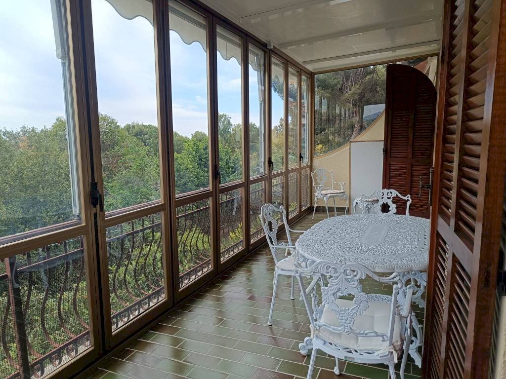 Veranda - Two-room apartment strada Tiro a Volo, 2, Sanremo - photo 1
