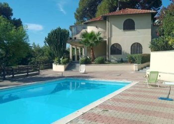 Piscina - Bilocale strada Tiro a Volo, 2, Sanremo - foto 2