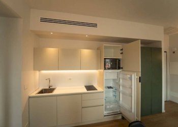 Cucina - Monolocale via San Francesco di Paola, 3, Torino (zona Centro) - foto 5