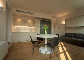 Salone - Monolocale via San Francesco di Paola, 3, Torino (zona Centro) - foto 8