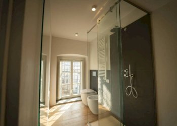 Bagno - Monolocale via San Francesco di Paola, 3, Torino (zona Centro) - foto 10