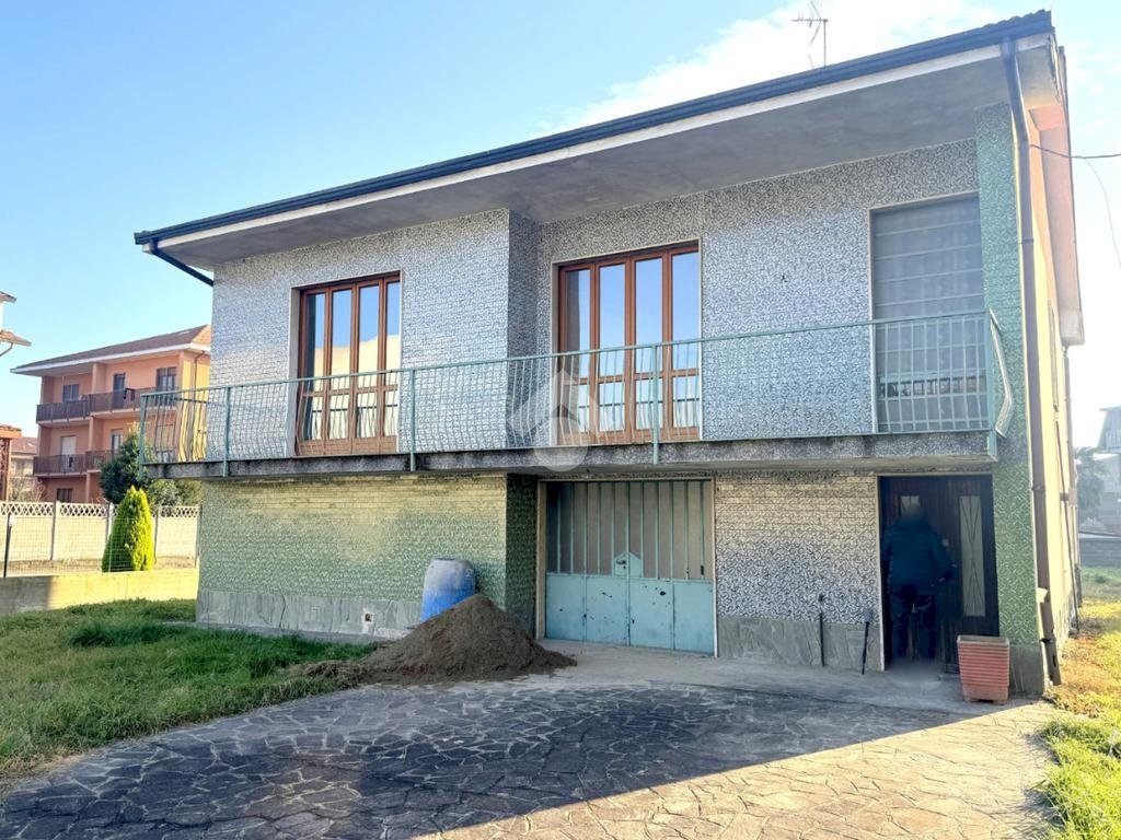 Villa Via Carlo Romanò, Cesate - photo 2