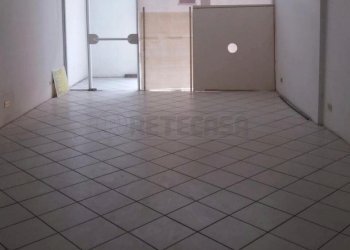 WhatsApp Image 2025-12-17 at 16.19.27.jpeg - Locale Commerciale VIA XX SETTEMBRE, Crema - foto 3