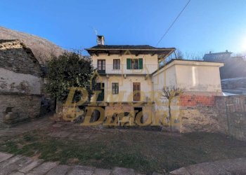 Esterno frontale vista ingressi.jpeg - Villa via beura, Beura-Cardezza - photo 4