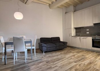 PHOTO-2026-01-07-17-56-14.jpg - Bilocale Piazza Acciaiuoli, Firenze - foto 2