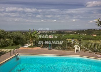 002_WEB.jpg - Villa Via di Campo Vecchio 20, Grottaferrata - foto 2