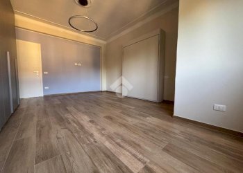 Four-room apartment Via Giuseppe Borsalino, Alessandria - photo 16