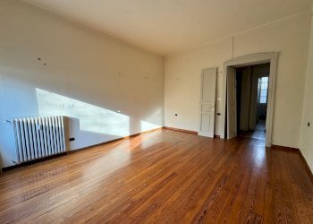 Locale Commerciale via Arnaud, 28, Torre Pellice - foto 5