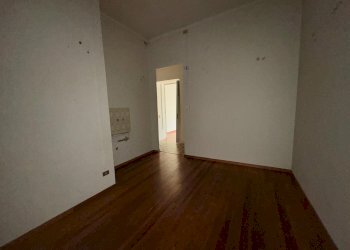 Locale Commerciale via Arnaud, 28, Torre Pellice - foto 8