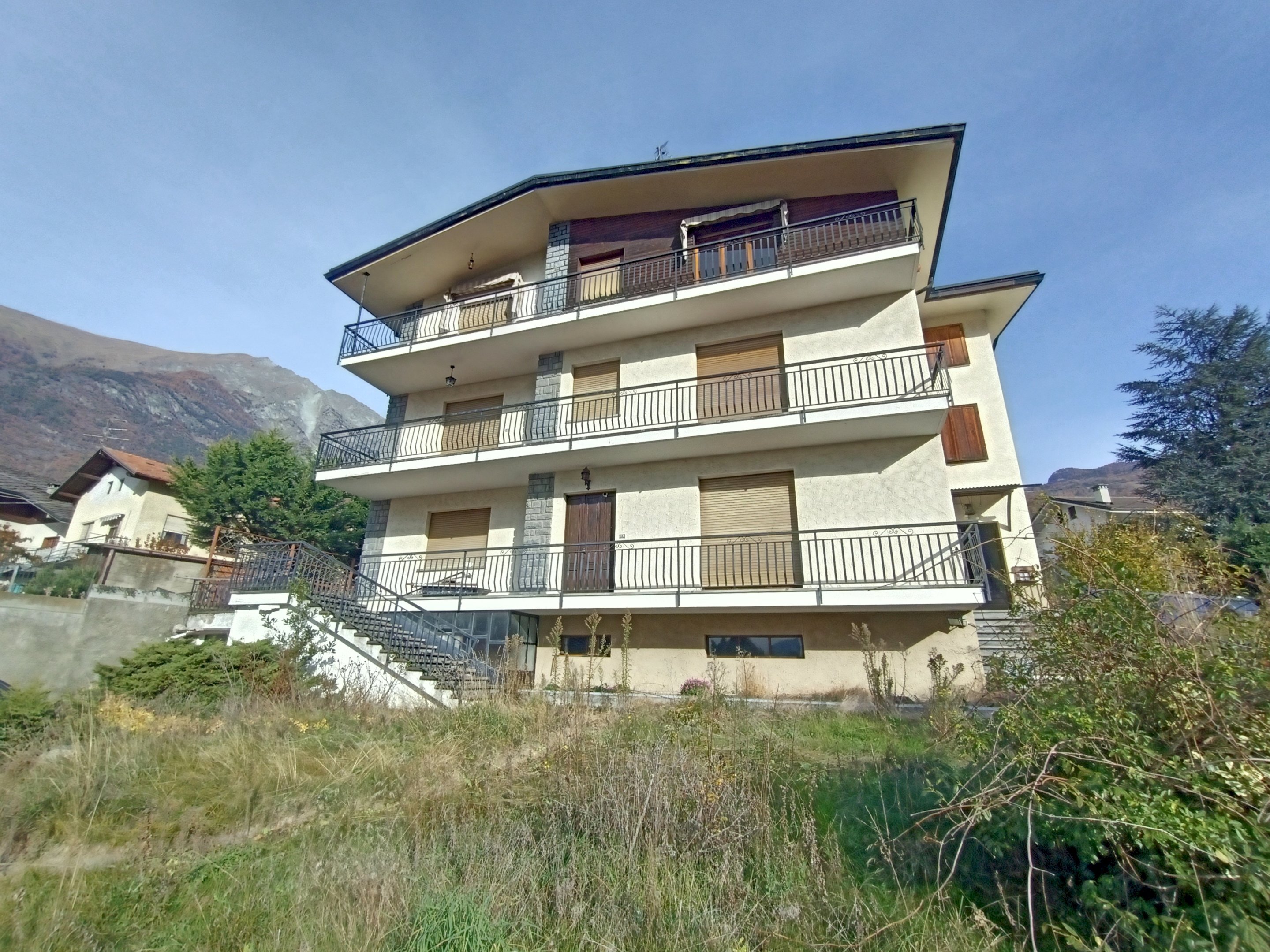 Three-family Villa Saint-Vincent - photo 1