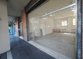 Negozio Piazza di Porta San Felice, Bologna (zona Centro Storico) - foto 2