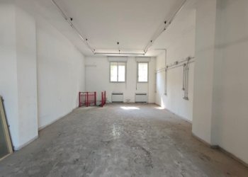 Negozio Piazza di Porta San Felice, Bologna (zona Centro Storico) - foto 3