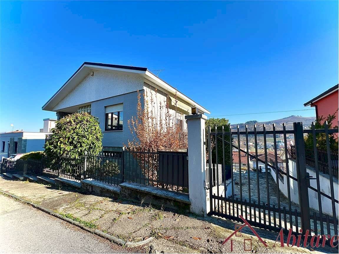 Villa Via guido chiampo, 9, Alba - photo 1