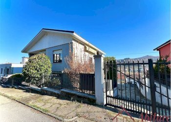 Villa Via guido chiampo, 9, Alba - photo 1