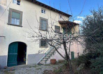 Portion of a house Villa Basilica - photo 1