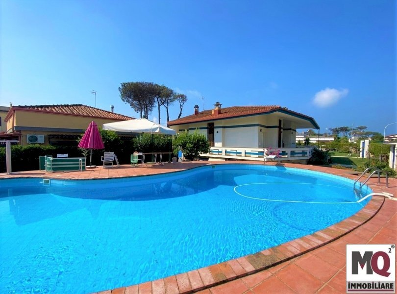 Villa Castel Volturno - photo 1