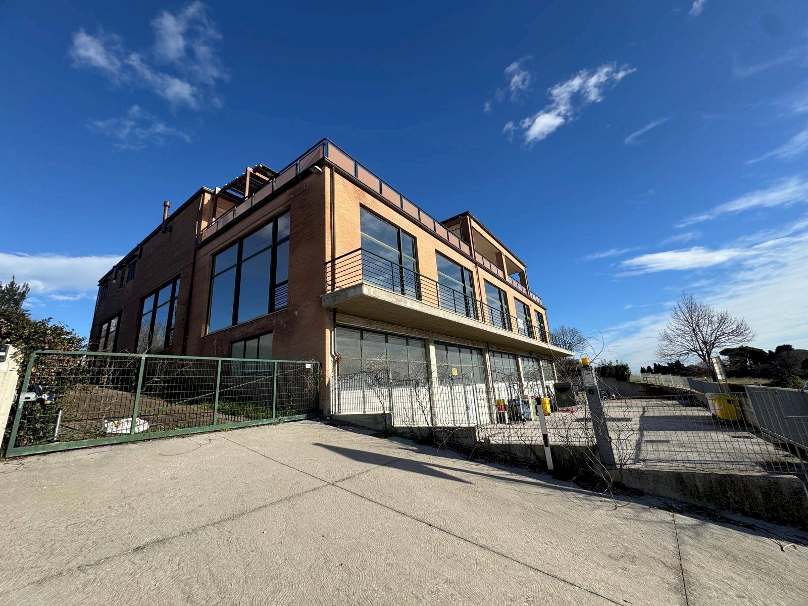 Foto 1 - Locale Commerciale Porto San Giorgio - foto 1