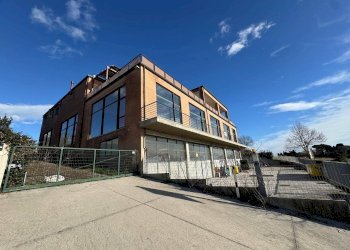 Foto 1 - Locale Commerciale Porto San Giorgio - foto 1