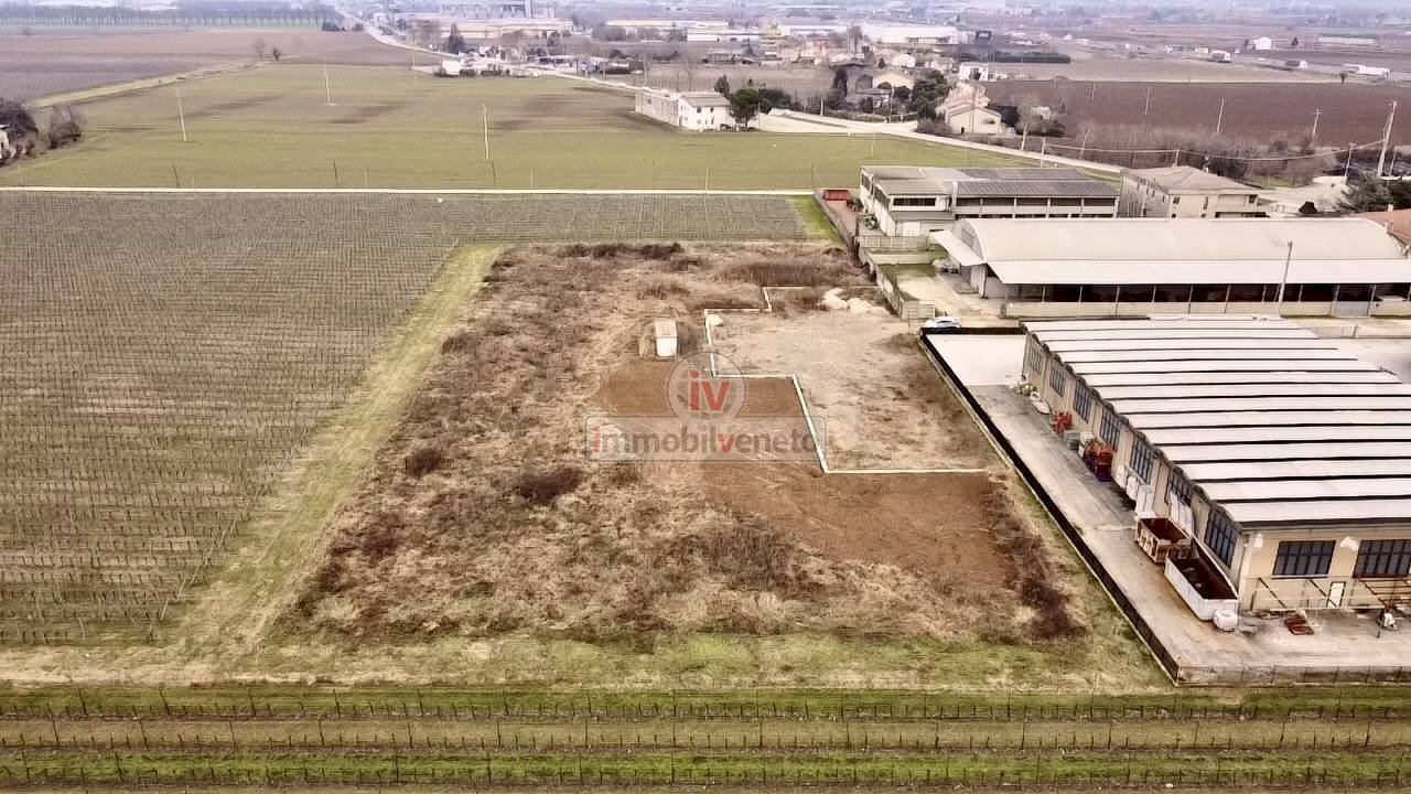 Foto 1 - Terreno edificabile VIA DEL LAVORO, Montebello Vicentino - foto 1