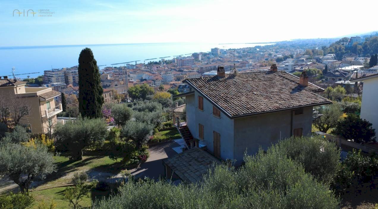 Foto 1 - Villa via cagliata
 
12, Grottammare - foto 1