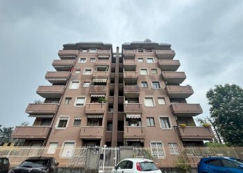 Edificio all\'aperto - Box via Togliatti
 
54-58, Rho - foto 3