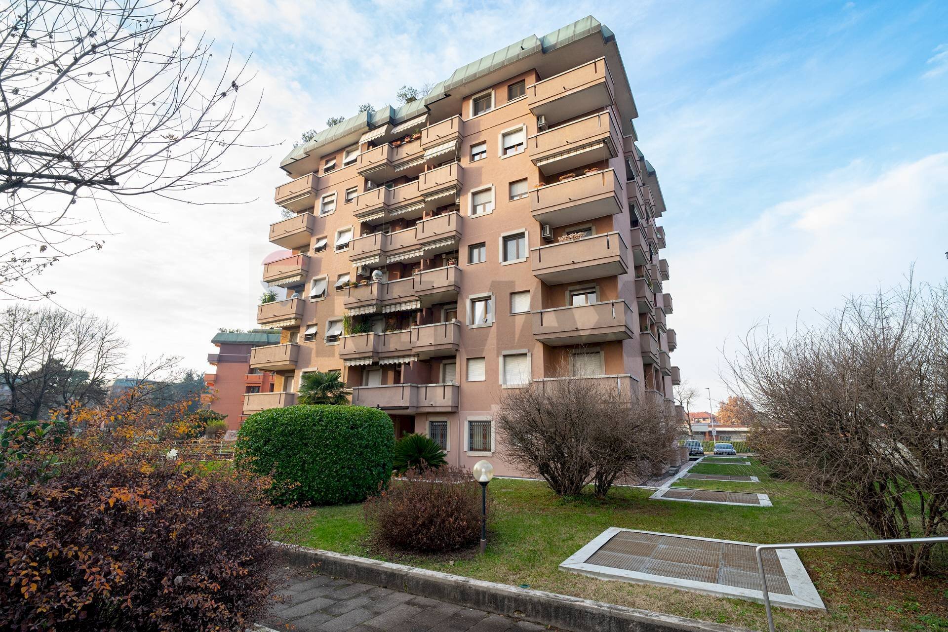 Edificio all\'aperto - Quadrilocale via Gandhi
 
2, Rho - foto 1