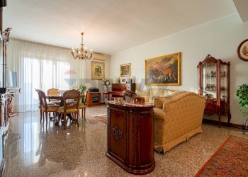 Sala da pranzo - Quadrilocale via Gandhi
 
2, Rho - foto 4