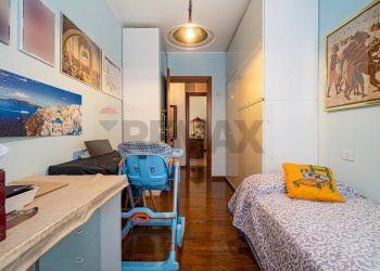 Camera / camera da letto - Quadrilocale via Gandhi
 
2, Rho - foto 20