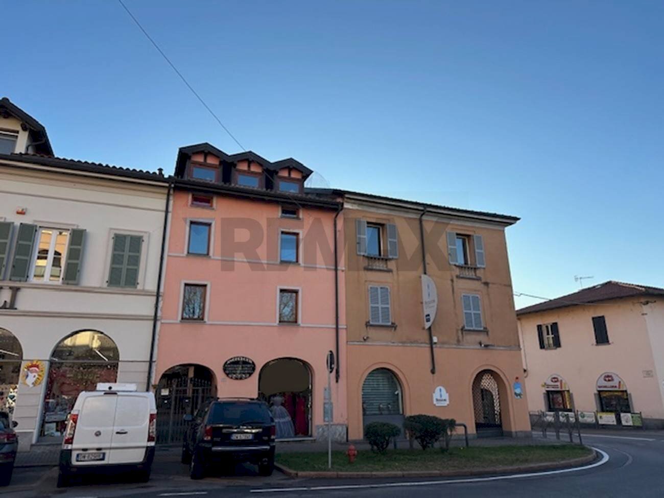 Edificio all\'aperto - Locale Commerciale via Garibaldi
 
37, Malnate - foto 2