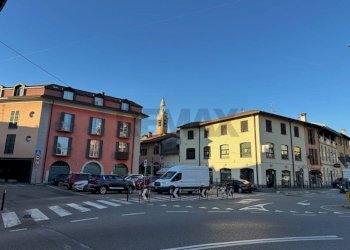 Edificio all\'aperto - Locale Commerciale via Garibaldi
 
37, Malnate - foto 8