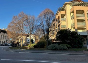 Edificio all\'aperto - Locale Commerciale via Garibaldi
 
37, Malnate - foto 10