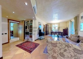 Sala da pranzo - Villa Via Don Angelo Testa
 
14, San Giovanni Bianco - foto 22