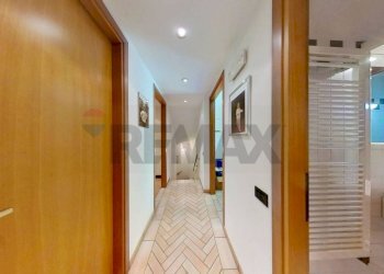 Hall / corridoio - Villa Via Don Angelo Testa
 
14, San Giovanni Bianco - foto 40