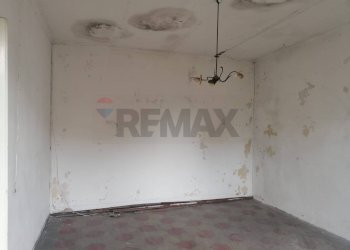 Stanza vuota - Bilocale via Duse
 
3, Besozzo - foto 6