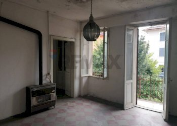 Stanza vuota - Bilocale via Duse
 
3, Besozzo - foto 8