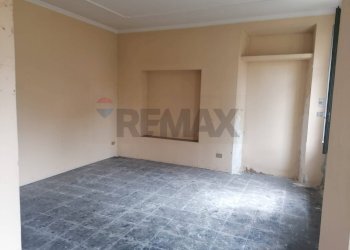 Stanza vuota - Bilocale via Duse
 
3, Besozzo - foto 11