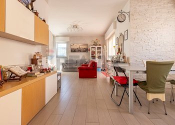 Sala da pranzo - Trilocale VIA L. PAPI
 
6, Varese - foto 3