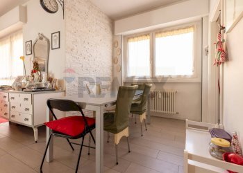 Sala da pranzo - Trilocale VIA L. PAPI
 
6, Varese - foto 7